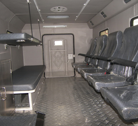 Vehicle interior arrangement